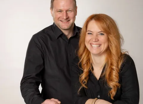 Eva und Björn. Die freundlichen Ansprechpartner für den Kundendienst bei bad & heizung Kirchgäßner in Freudenberg. 